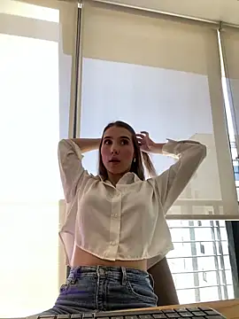 SophieRaily  online show from March 2025 05:46:01 PM