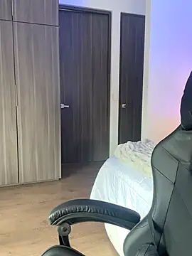 SophieRaily  online show from September 2025 07:58:02 PM