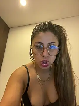 girl anni online show from January 2025 02:04:02 AM