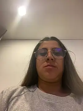 girl anni online show from February 2025 03:21:01 AM