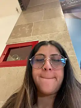 girl anni online show from February 2025 08:10:01 PM