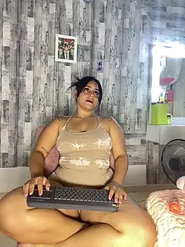 Snapshot of Violetrousse chatting on March 2026 06:23:01 PM Violetrousse online show from March 2026 06:23:01 PM