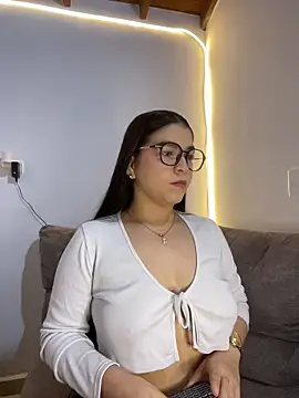 Snapshot of Blancanievess chatting on March 2026 02:50:01 AM Blancanievess online show from March 2026 02:50:01 AM