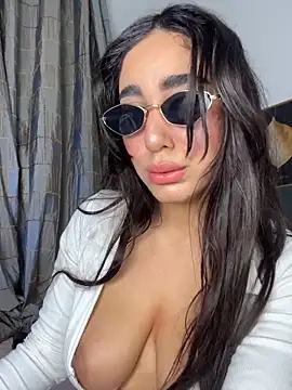 Snapshot of Meryem_Queen chatting on March 2026 12:17:01 AM Meryem Queen online show from March 2026 12:17:01 AM