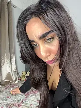 Snapshot of Meryem_Queen chatting on March 2026 09:52:02 PM Meryem Queen online show from March 2026 09:52:02 PM