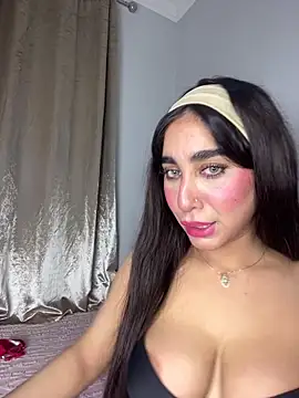 Snapshot of Meryem_Queen chatting on April 2026 02:42:02 AM Meryem Queen online show from April 2026 02:42:02 AM