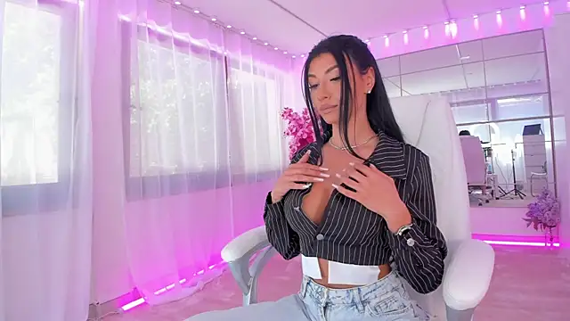 Snapshot of missdiamond_ chatting on April 2026 08:17:01 AM missdiamond online show from April 2026 08:17:01 AM