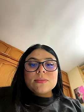 alissonfernandez  online show from October 2025 08:36:02 PM