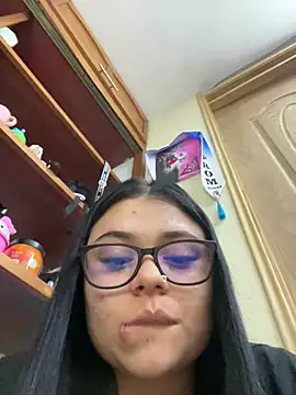 alissonfernandez  online show from February 2026 01:33:01 AM