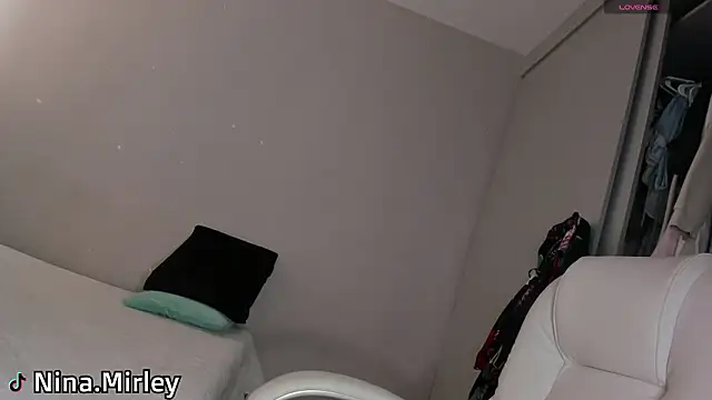 Snapshot of Ninamirley chatting on February 2026 07:03:02 PM Ninamirley online show from February 2026 07:03:02 PM