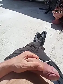 MrTamburine22 online show from April 2026 12:57:02 PM