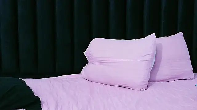 hornybarelylegalgirl online show from April 2026 12:32:02 PM