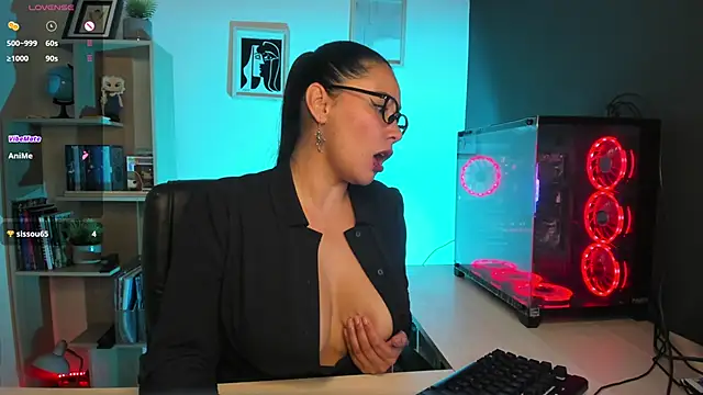 Sue Wolls online show from January 2025 12:41:01 AM