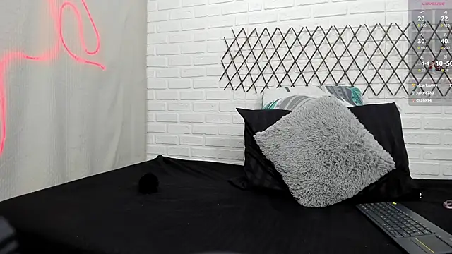 Snapshot of Julieta_333 chatting on February 2025 02:56:02 PM Julieta 333 online show from February 2025 02:56:02 PM