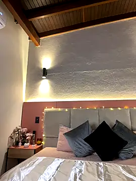 AniiRose online show from September 2025 12:43:01 AM