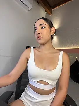 AniiRose online show from November 2025 07:10:01 PM