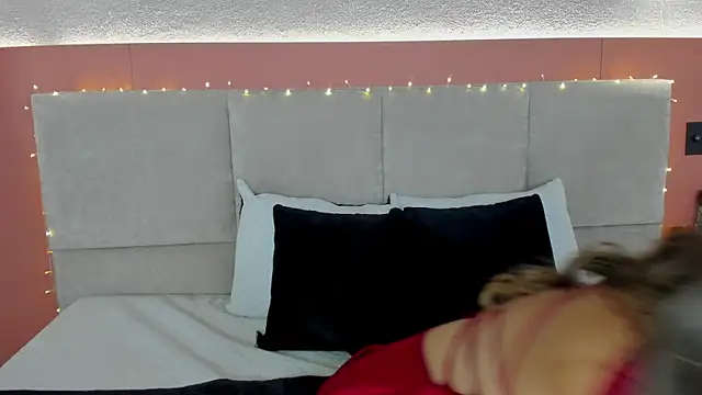 AniiRose online show from December 2025 01:25:01 AM