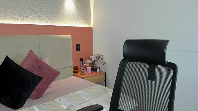 AniiRose online show from December 2025 12:41:01 AM