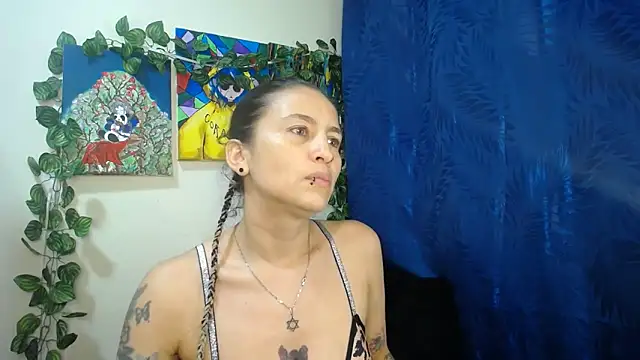 Snapshot of Leyla_Horny_Bg chatting on May 2026 01:00:01 AM Leyla Horny Bg online show from May 2026 01:00:01 AM