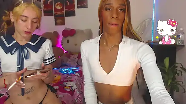 Snapshot of lucianadolll chatting on April 2026 06:52:01 AM lucianadolll online show from April 2026 06:52:01 AM