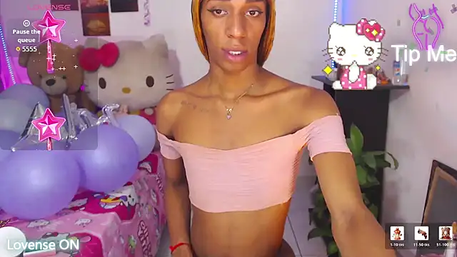 Snapshot of lucianadolll chatting on April 2026 09:06:02 PM lucianadolll online show from April 2026 09:06:02 PM