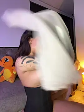 Snapshot of alessia_iris19 chatting on February 2025 03:27:01 AM alessia iris19 online show from February 2025 03:27:01 AM