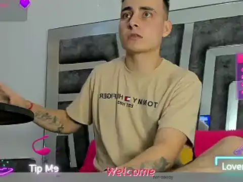 Salome Moonn online show from February 2025 01:03:01 PM