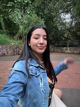 licky lu online show from December 2025 10:37:01 PM