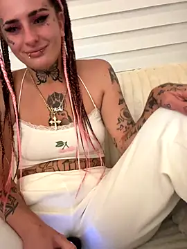 Snapshot of BlazyKitsune- chatting on September 2025 11:07:01 PM BlazyKitsune- online show from September 2025 11:07:01 PM