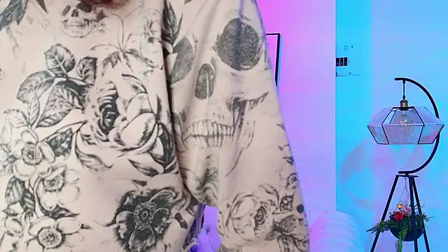 Snapshot of Theia_moon chatting on January 2025 12:42:02 PM Theia moon online show from January 2025 12:42:02 PM