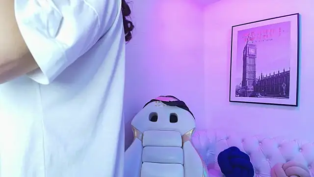 Snapshot of Theia_moon chatting on January 2025 12:44:02 PM Theia moon online show from January 2025 12:44:02 PM