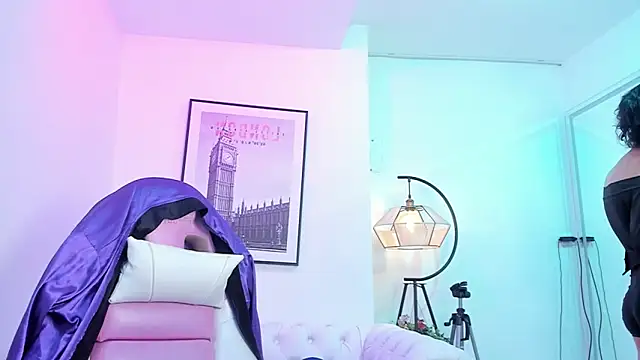 Snapshot of Theia_moon chatting on February 2025 12:33:01 PM Theia moon online show from February 2025 12:33:01 PM