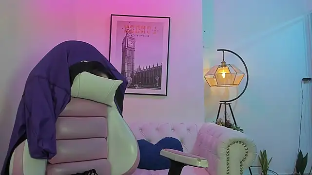 Snapshot of Theia_moon chatting on February 2025 12:39:02 PM Theia moon online show from February 2025 12:39:02 PM