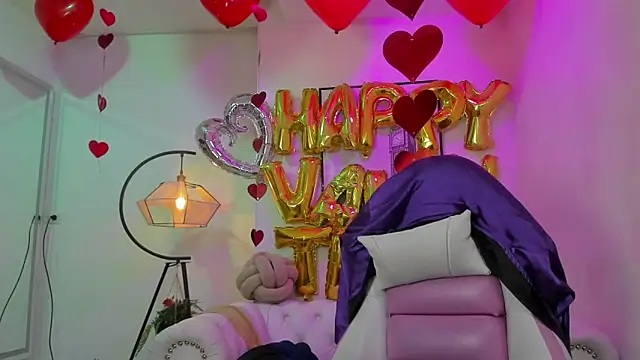 Snapshot of Theia_moon chatting on February 2025 12:54:01 PM Theia moon online show from February 2025 12:54:01 PM