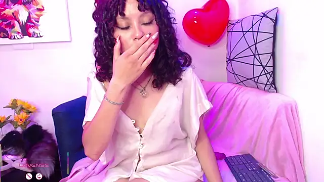 Snapshot of Theia_moon chatting on February 2025 04:32:01 PM Theia moon online show from February 2025 04:32:01 PM