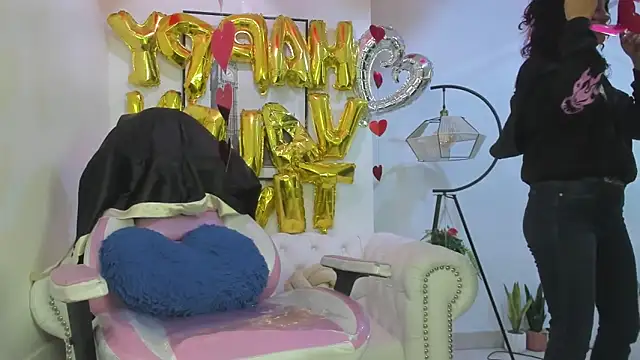 Snapshot of Theia_moon chatting on February 2025 12:38:02 PM Theia moon online show from February 2025 12:38:02 PM