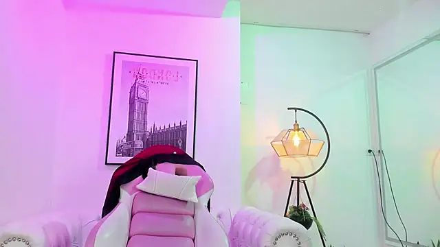 Snapshot of Theia_moon chatting on February 2025 12:37:02 PM Theia moon online show from February 2025 12:37:02 PM