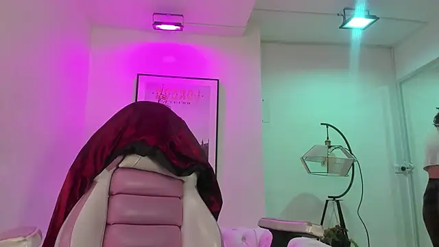 Snapshot of Theia_moon chatting on March 2025 12:58:01 PM Theia moon online show from March 2025 12:58:01 PM