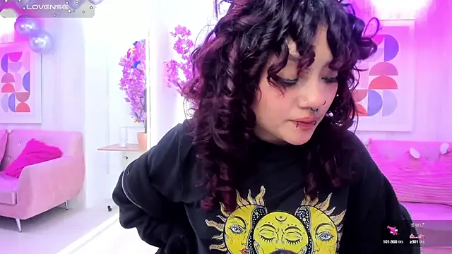 Snapshot of Theia_moon chatting on September 2025 05:28:02 AM Theia moon online show from September 2025 05:28:02 AM