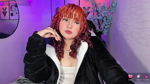 Snapshot of Theia_moon chatting on December 2025 03:45:02 AM Theia moon online show from December 2025 03:45:02 AM