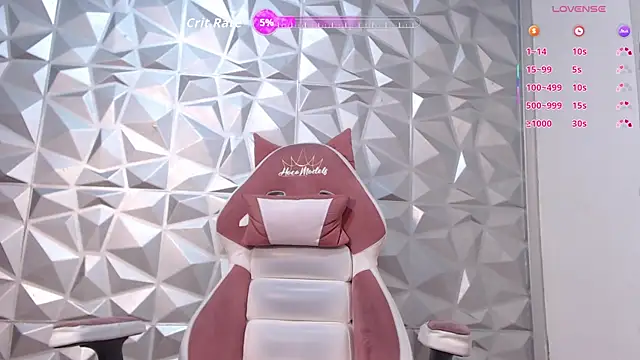 Snapshot of NAOMI_WINDSOR chatting on September 2025 06:30:02 PM NAOMI WINDSOR online show from September 2025 06:30:02 PM