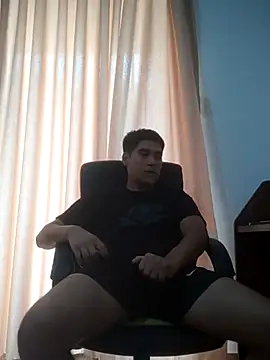 estudiante69 online show from January 2025 04:05:01 PM