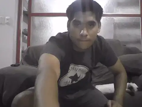 estudiante69 online show from February 2025 11:37:02 PM