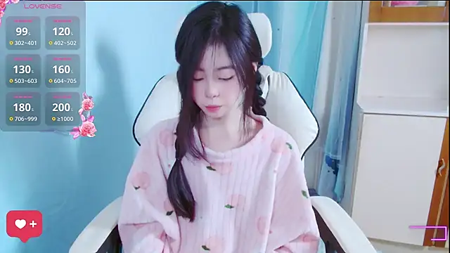 xiyao1314 online show from October 2025 04:57:02 AM