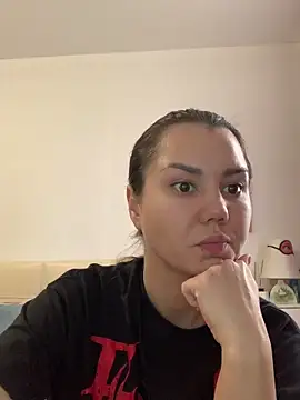 Snapshot of MiraMiss chatting on October 2025 07:44:01 AM MiraMiss online show from October 2025 07:44:01 AM