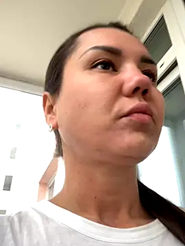 Snapshot of MiraMiss chatting on October 2025 09:22:02 AM MiraMiss online show from October 2025 09:22:02 AM