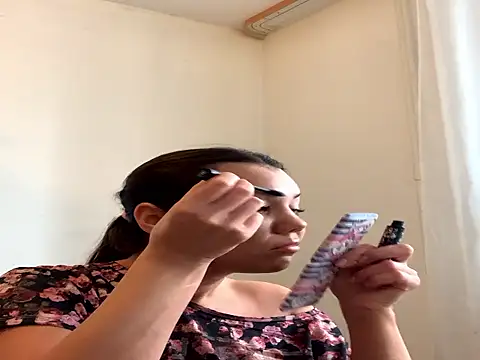 Snapshot of MiraMiss chatting on November 2025 09:52:02 AM MiraMiss online show from November 2025 09:52:02 AM