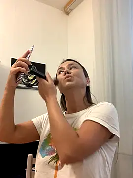 Snapshot of MiraMiss chatting on November 2025 08:25:02 AM MiraMiss online show from November 2025 08:25:02 AM