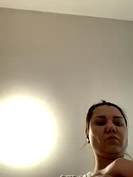 Snapshot of MiraMiss chatting on December 2025 07:06:02 AM MiraMiss online show from December 2025 07:06:02 AM