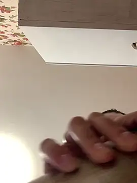 Snapshot of MiraMiss chatting on December 2025 08:52:02 AM MiraMiss online show from December 2025 08:52:02 AM